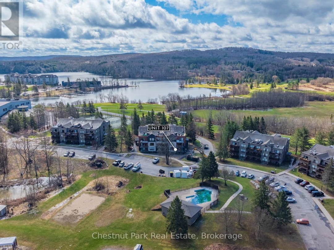 52 107 1235 Deerhurst Drive, Peninsula Lake