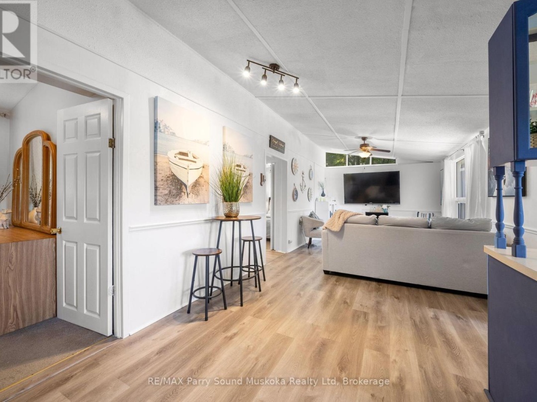 13 Shady Lane, Otter Lake