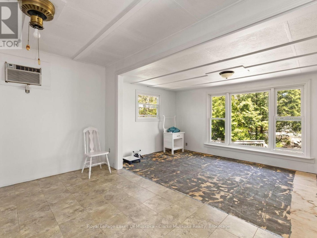 525 HIAWATHA ROAD, 