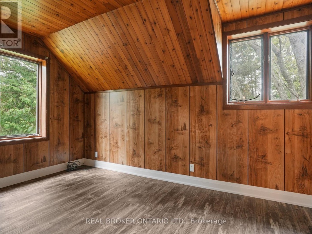 261 Portage Road, Canal Lake
