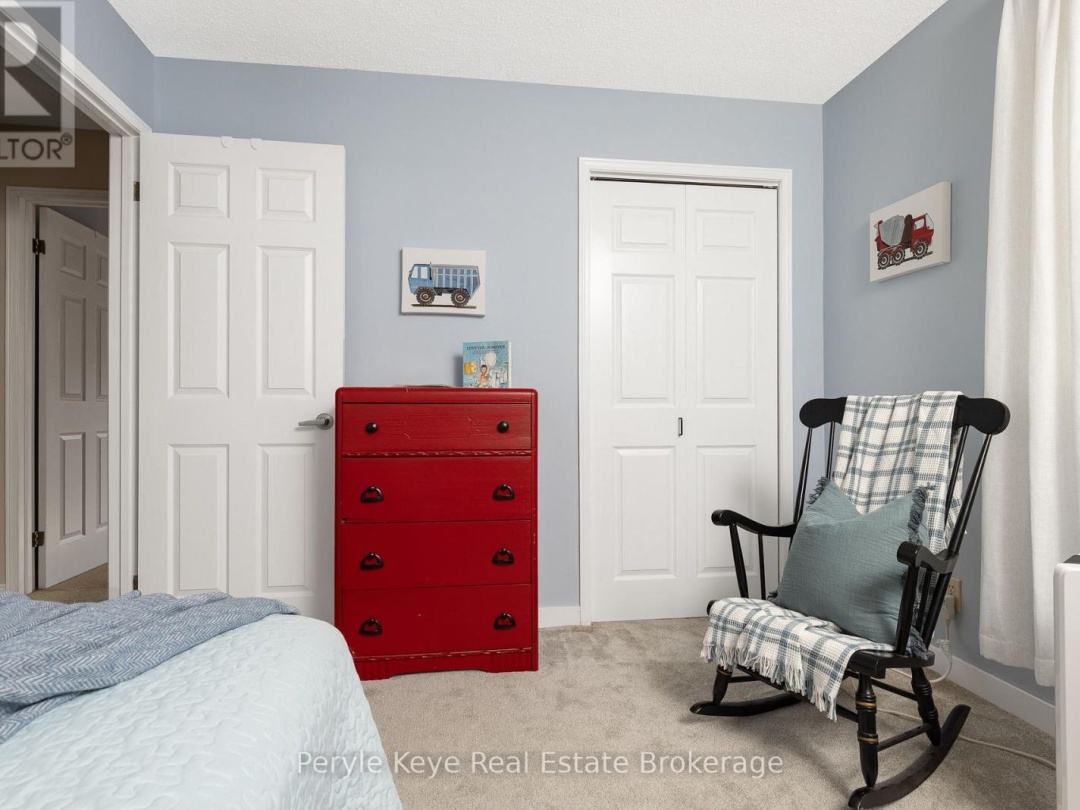 8 SHAW CRESCENT, 
