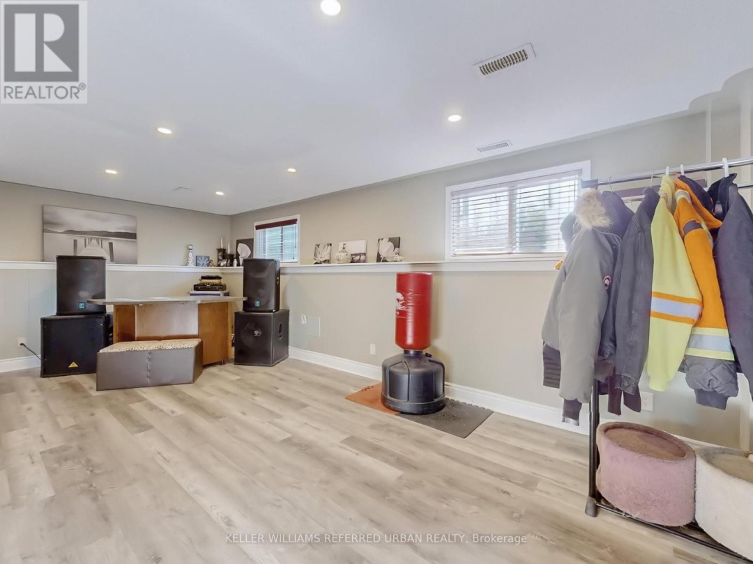 30 TRENT RIVER ROAD N, 
