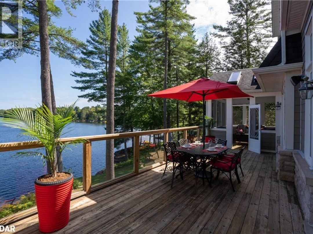 1043 FORTUNES Trail, 