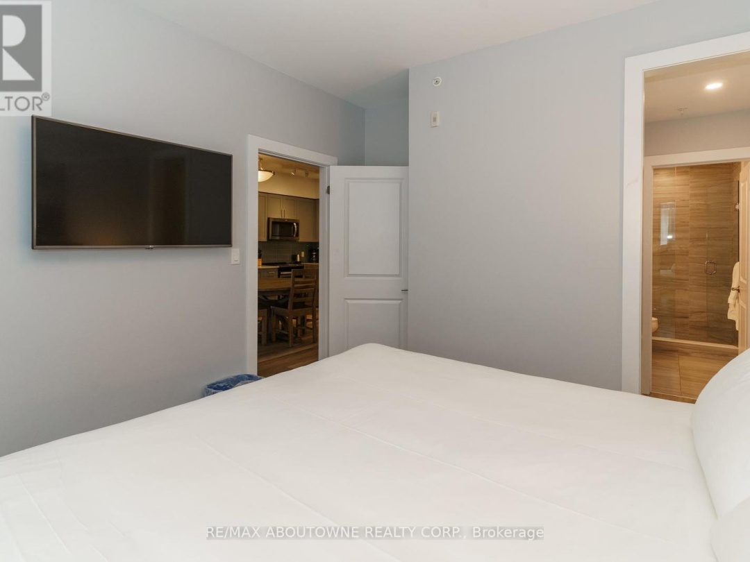 332 - 25 PEN LAKE POINT ROAD, 