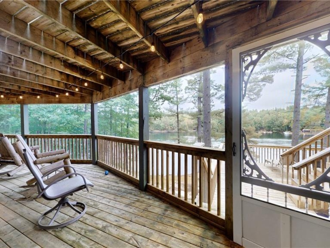 3413 Flat Rapids Lane, Severn River
