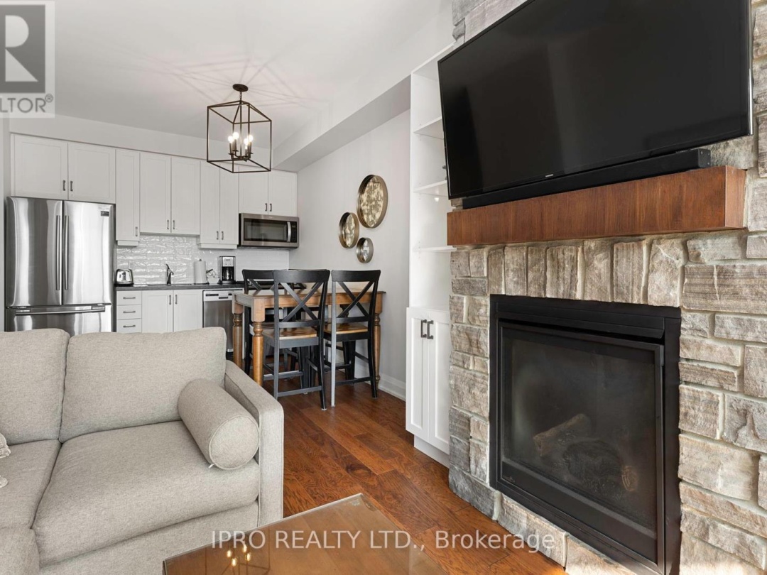 16 1869 Muskoka Rd 118 West Road, Lake Muskoka