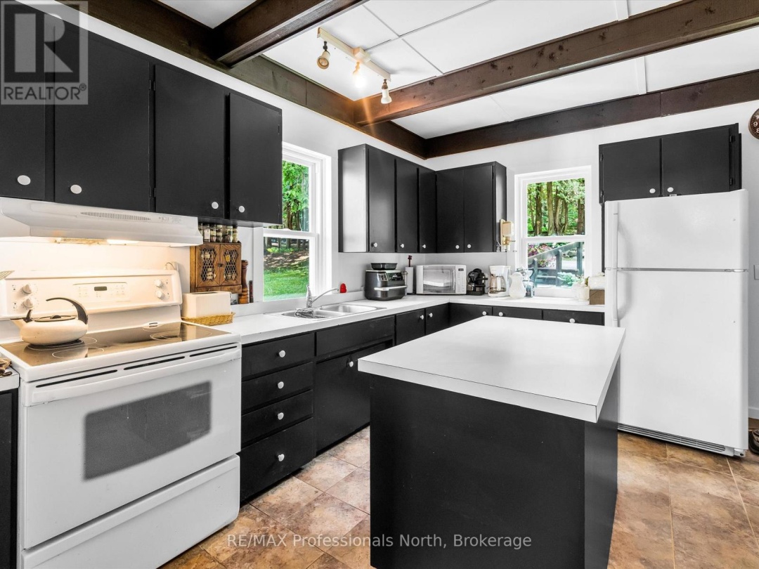 1069 KIRK LINE E, 