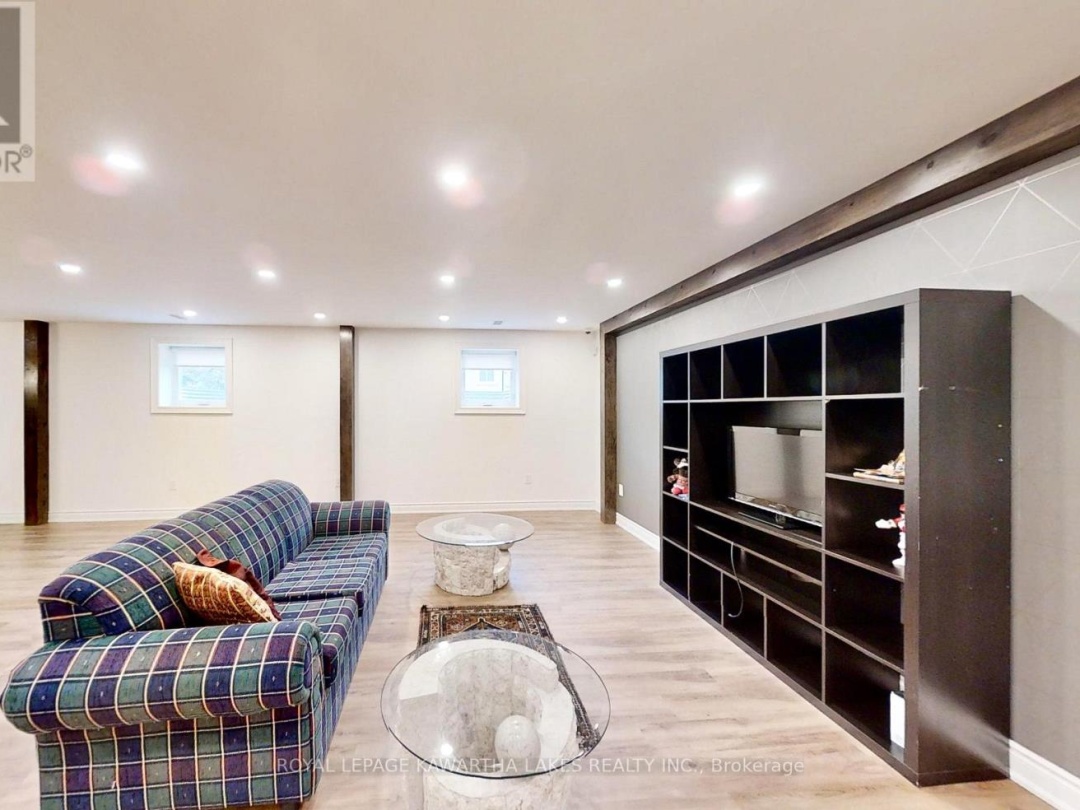 2501 Lakeshore Drive, Lake Simcoe