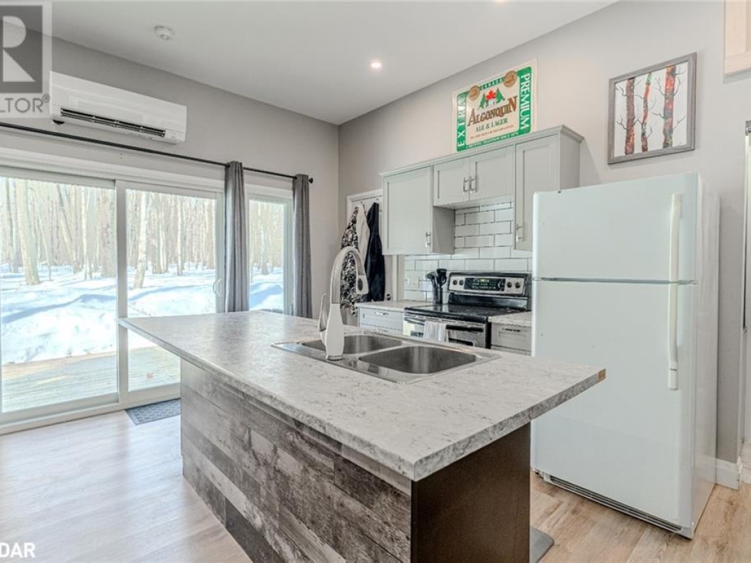 1710 Sandhill Road, Waubaushene