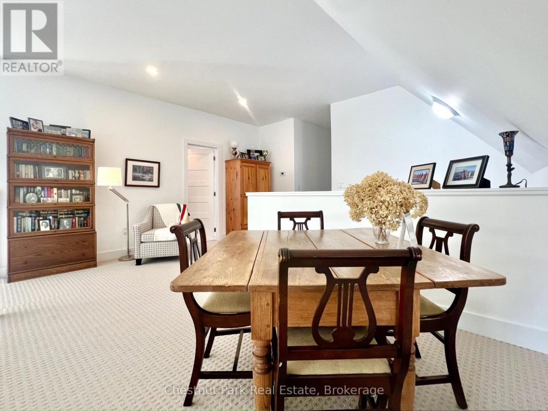28 - 8 WILLIAM JAMES COURT, 
