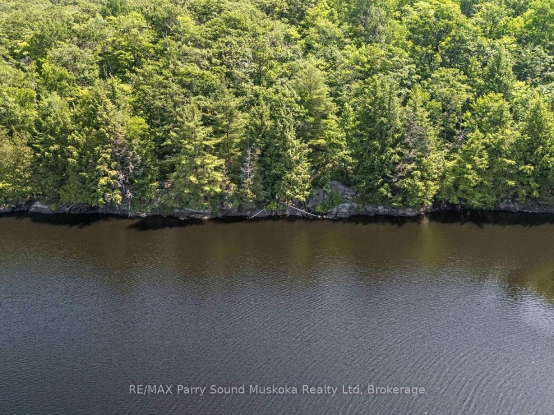 38 FUN COTTAGE LANE, Bell Lake