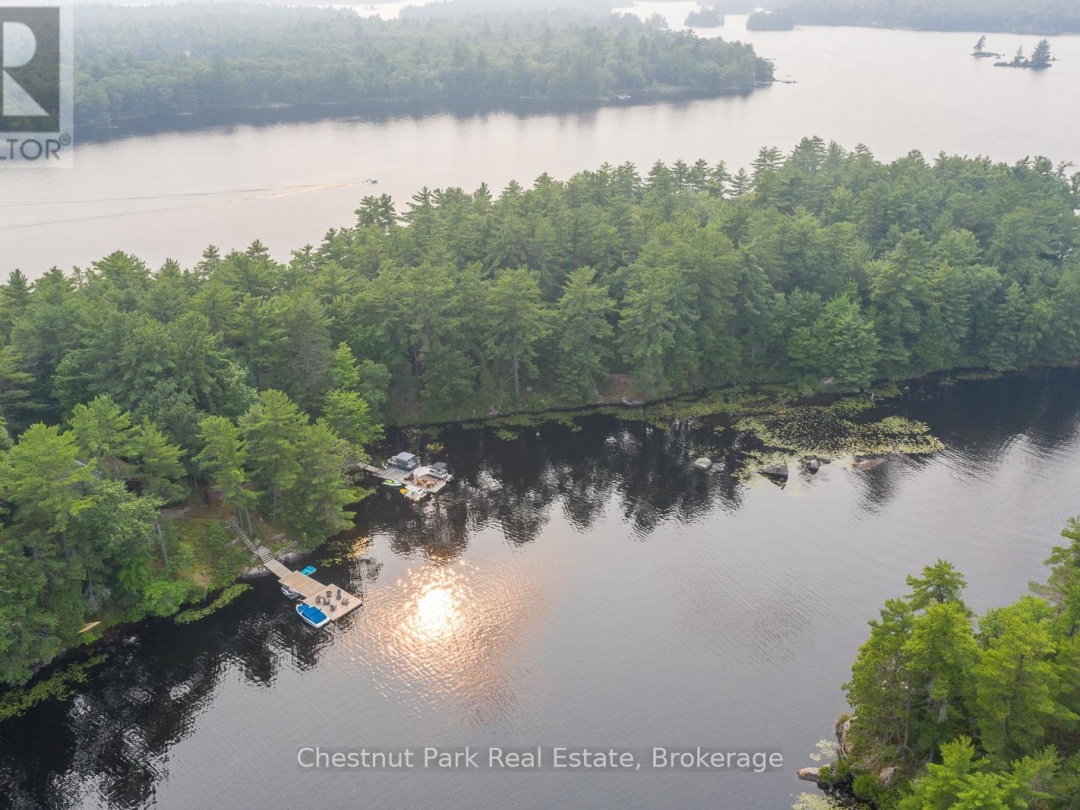 4 Island 21 Kl, Kahshe Lake