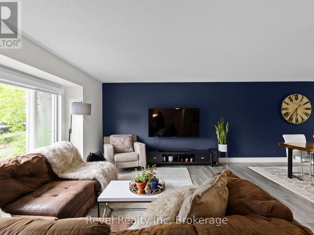 35 MACKLAIM DRIVE, 
