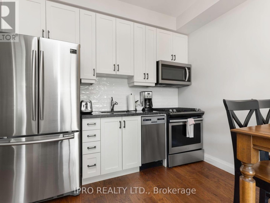 16 1869 Muskoka Rd 118 West Road, Lake Muskoka