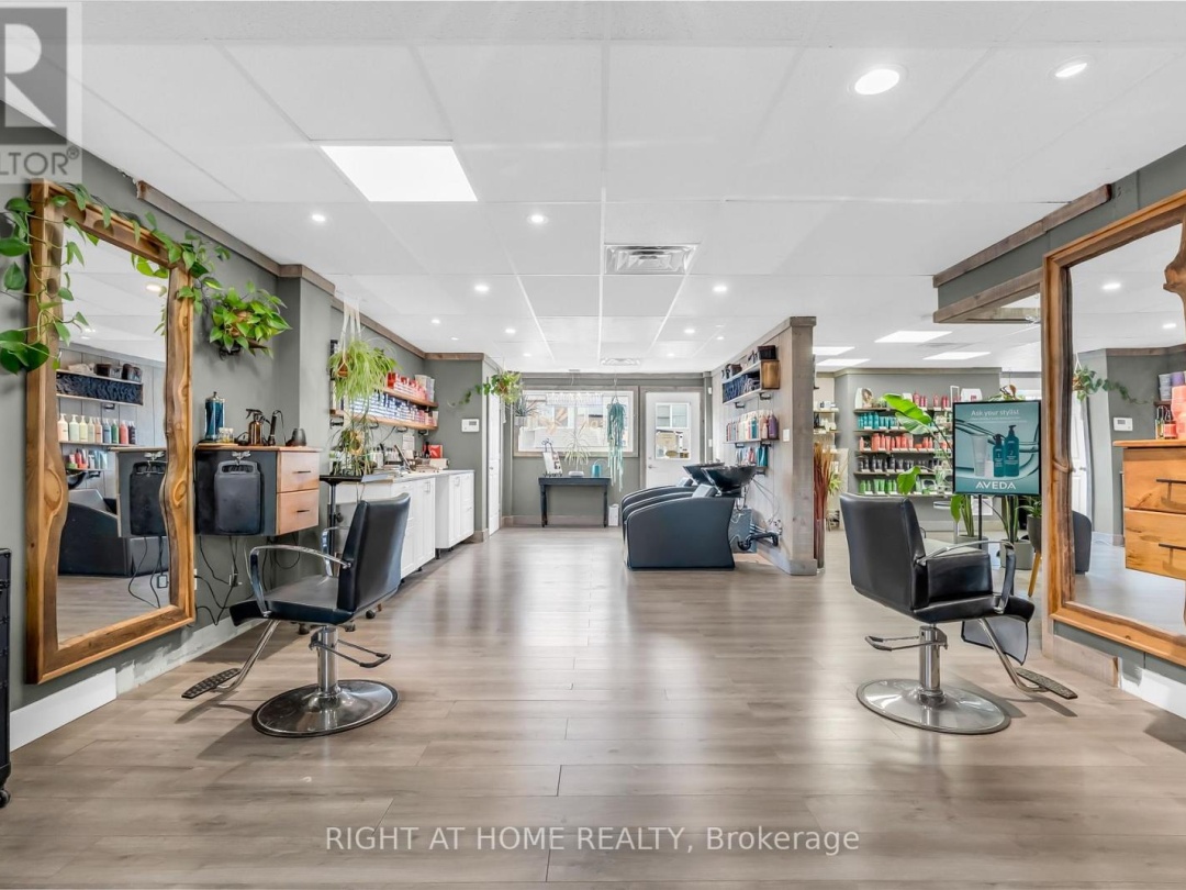 32 MATCHEDASH STREET N, 