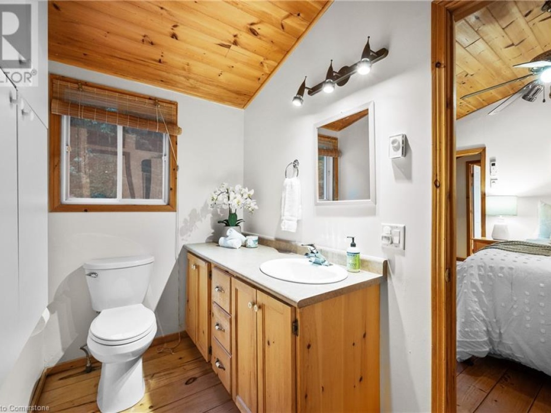 1076 Thanksgiving Rock Way, Kahshe Lake