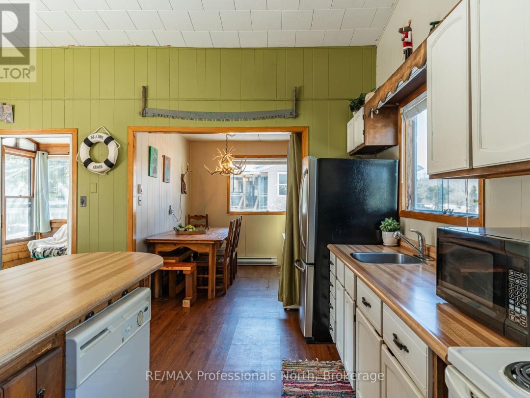 1093 TIFFANY LANE, 