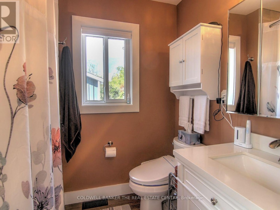 55 PRINCE STREET W, 