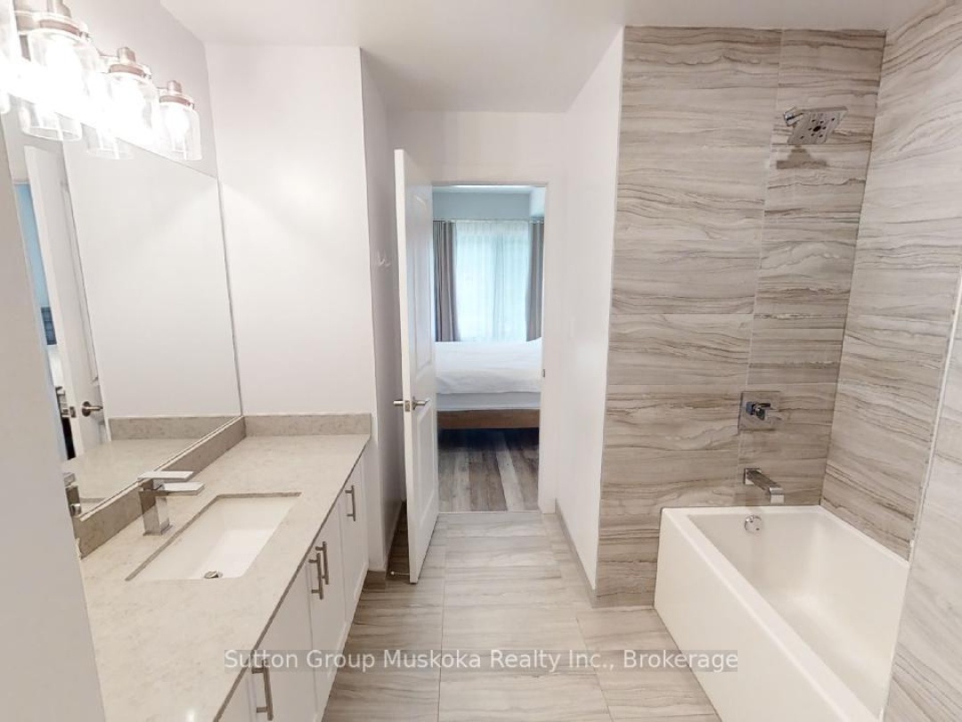 318 - 25 PEN LAKE POINT ROAD, 