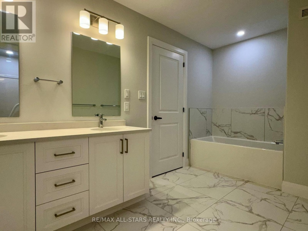 6 - 21 HAMPTON LANE, 