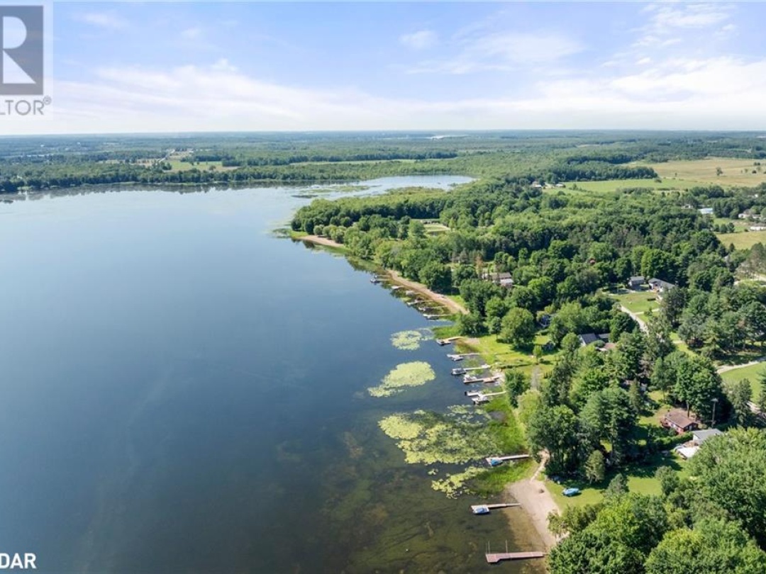 104 Fulsom Crescent, Dalrymple Lake