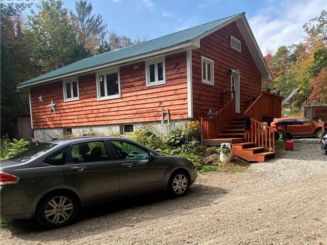1070 VANKOUGHNET ROAD Road, 