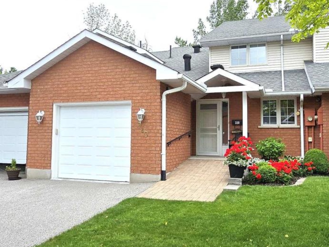 UNIT #310 - 30 MUSEUM DRIVE, 