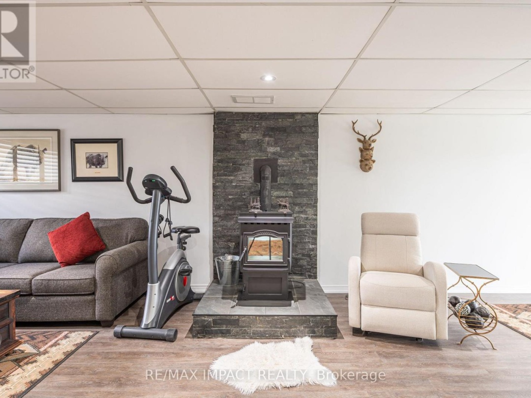 10 CEDARTREE LANE, 