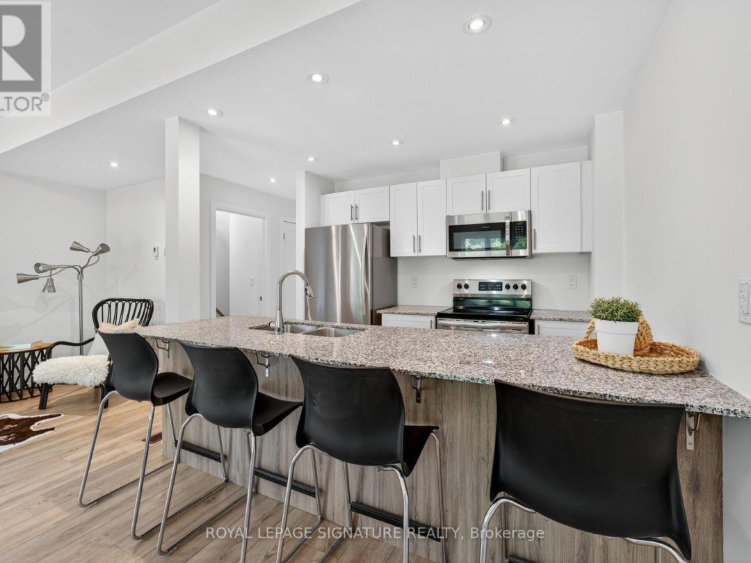 8 - 393 MANITOBA STREET, 