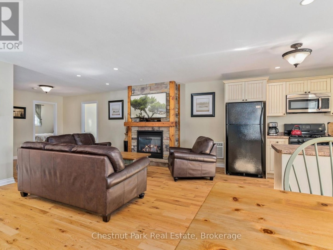 112-8 - 1052 RAT BAY ROAD, Lake of Bays