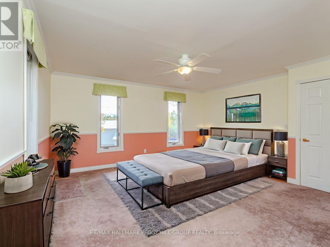 1564 HONEY HARBOUR ROAD, 