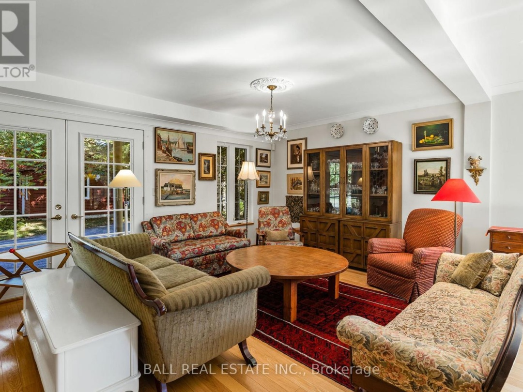 849 COUNTY RD 49, 