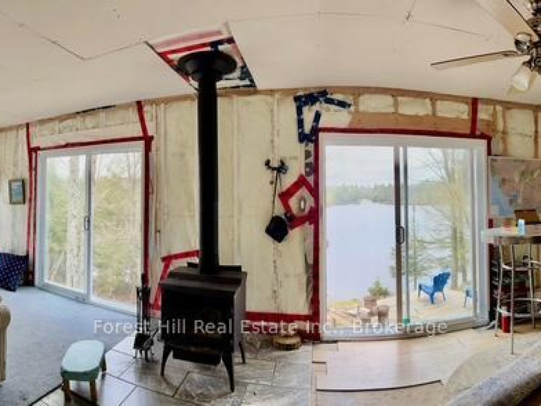 60 Hawksview Lane, Faris Lake