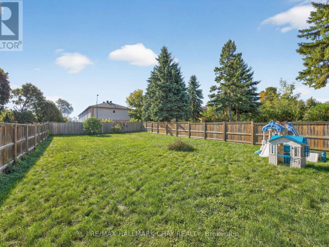 67 SIMCOE STREET, 