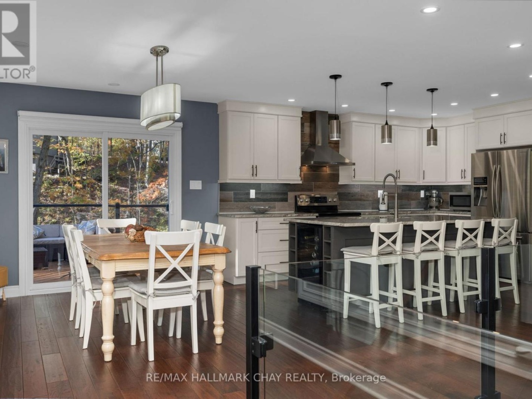 1 IROQUOIS RIDGE,