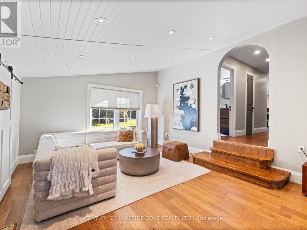 27 POPLAR CRESCENT, 