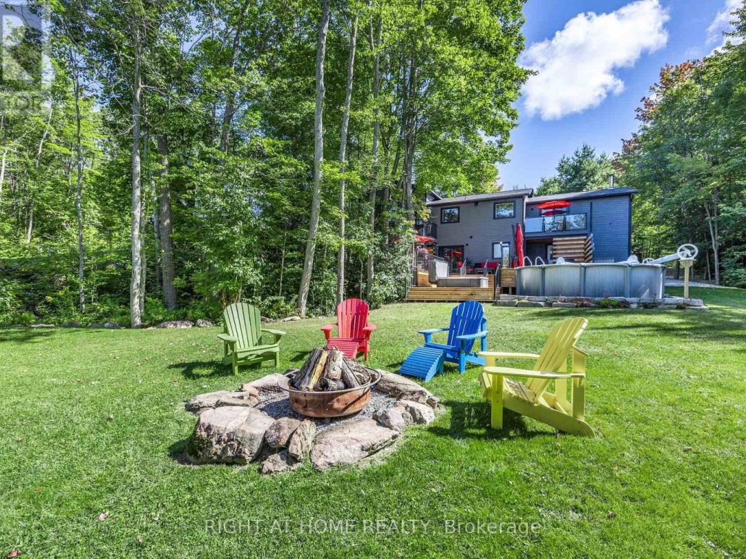 7592 East River Road, Black Lake
