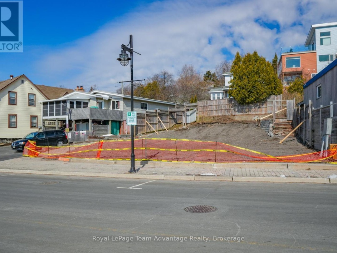 22 Bay Street, Parry Sound