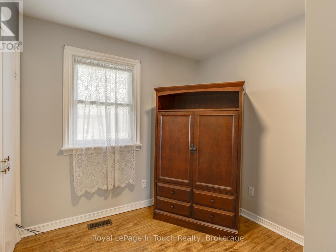 6 Davis Drive, Tay