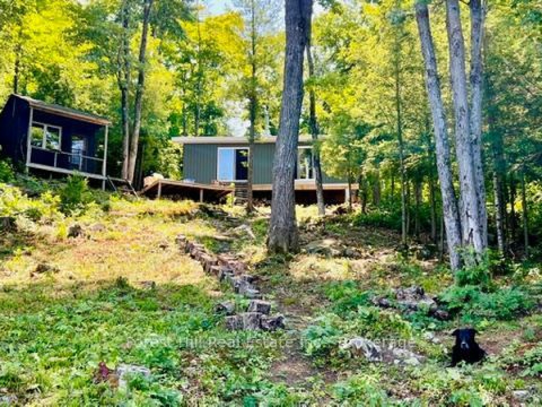60 Hawksview Lane, Faris Lake