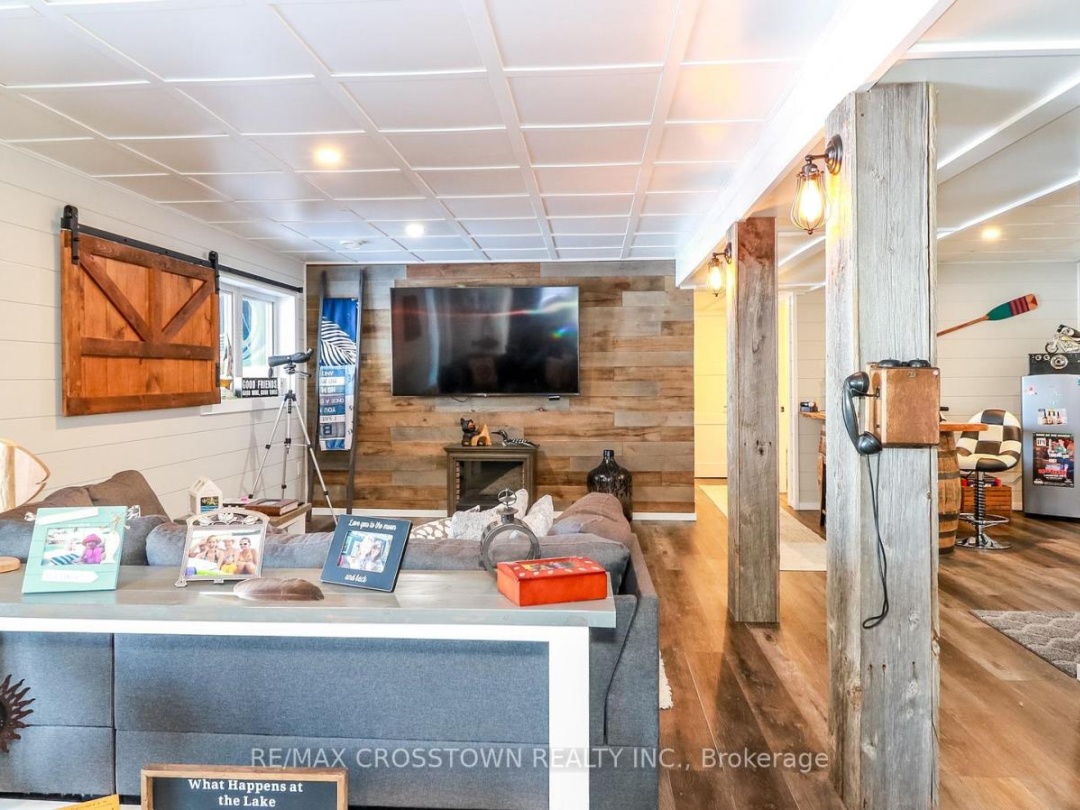 241 Eight Mile Point Road, Lake Simcoe