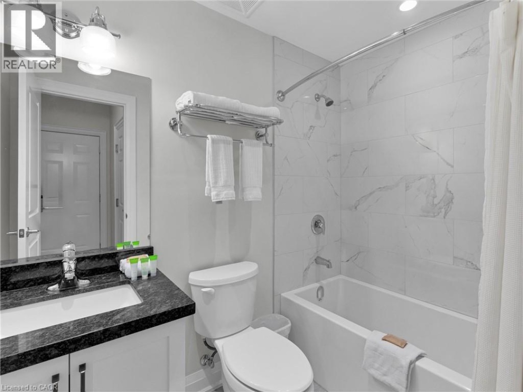 1869 MUSKOKA 118 Road W Unit# BTW-101, Lake Muskoka