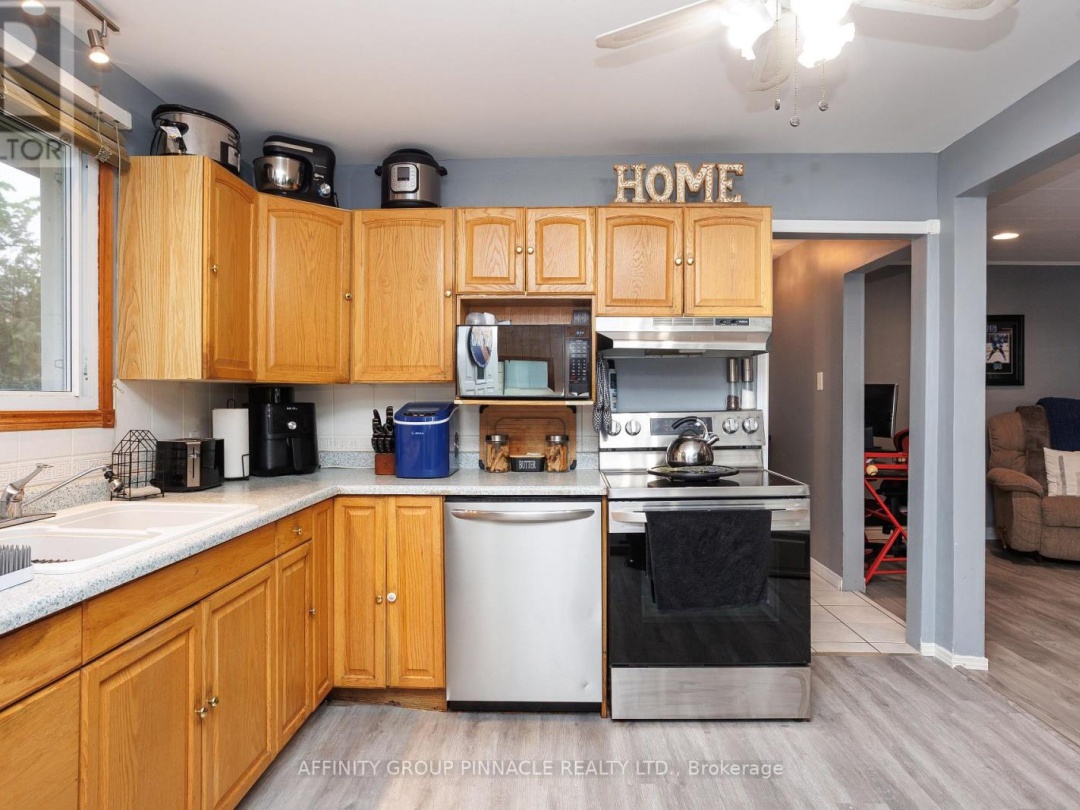828 NORTHLINE ROAD, 