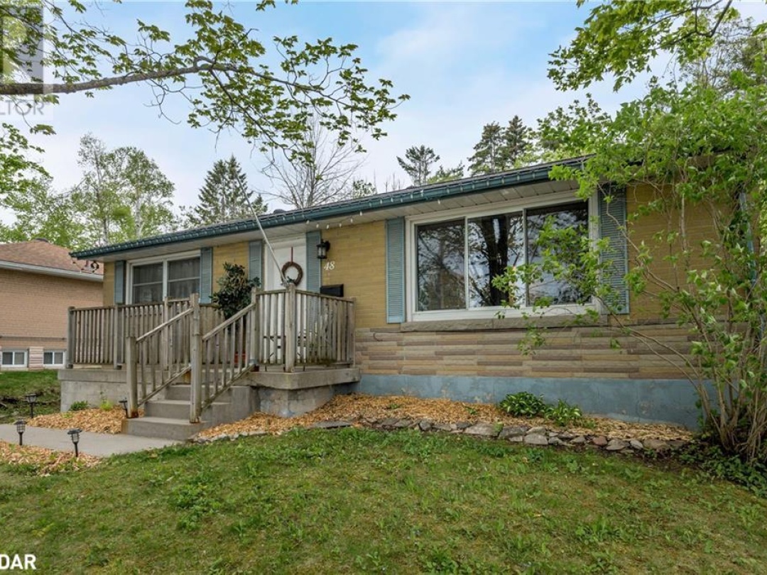 48 Brant Street W, Orillia
