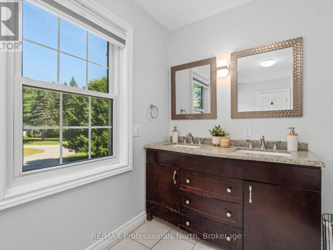 16 BROBST FOREST CRESCENT, 