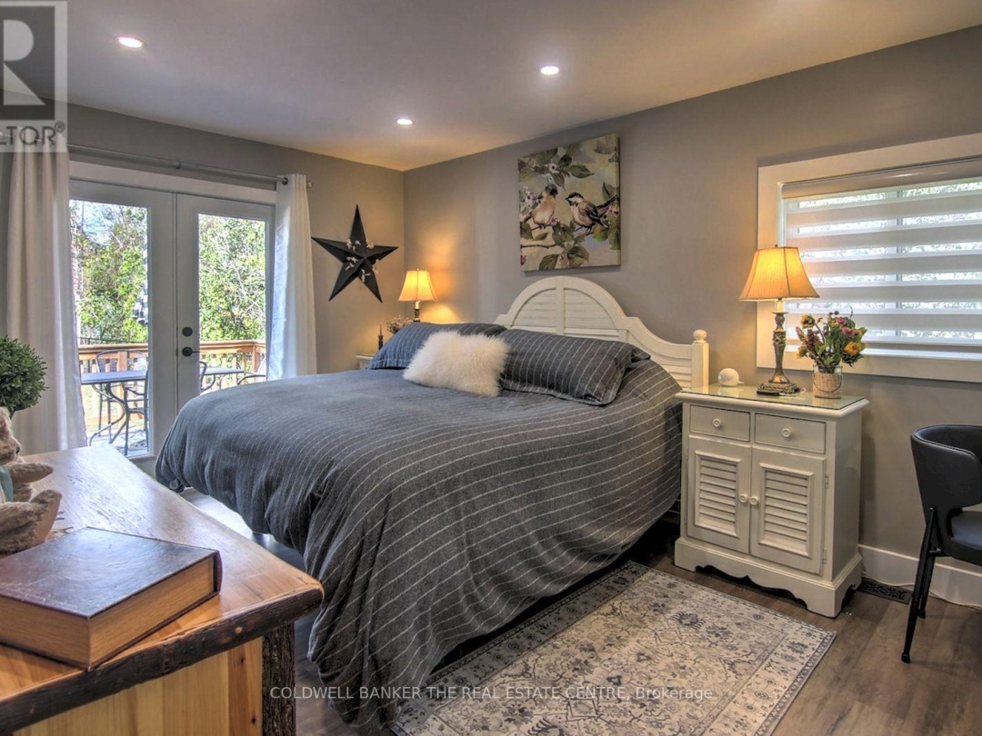 55 PRINCE STREET W, 