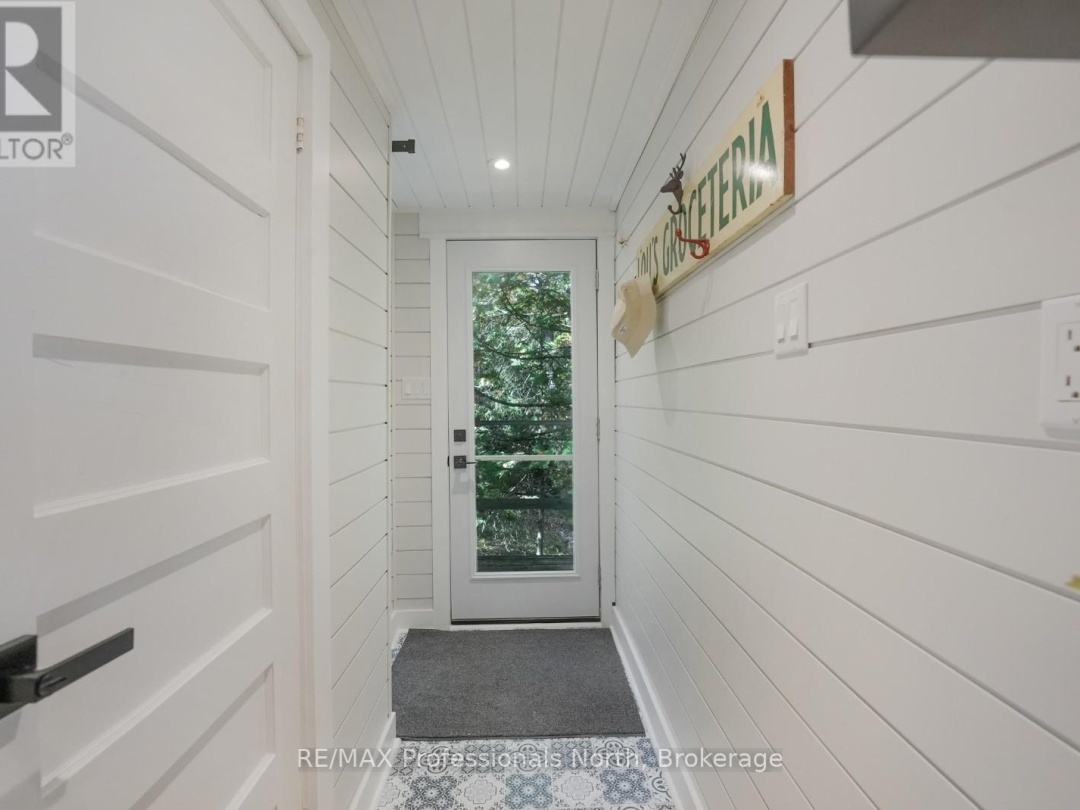 1005 OSGOODE ROAD, 