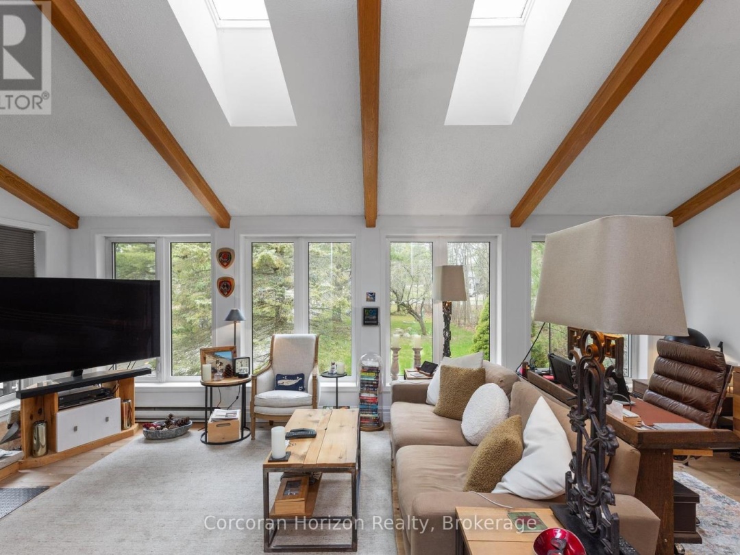 2517 HONEY HARBOUR ROAD, 