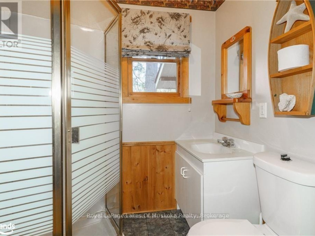 32 MAPLE LEAF DRIVE, Lake Vernon