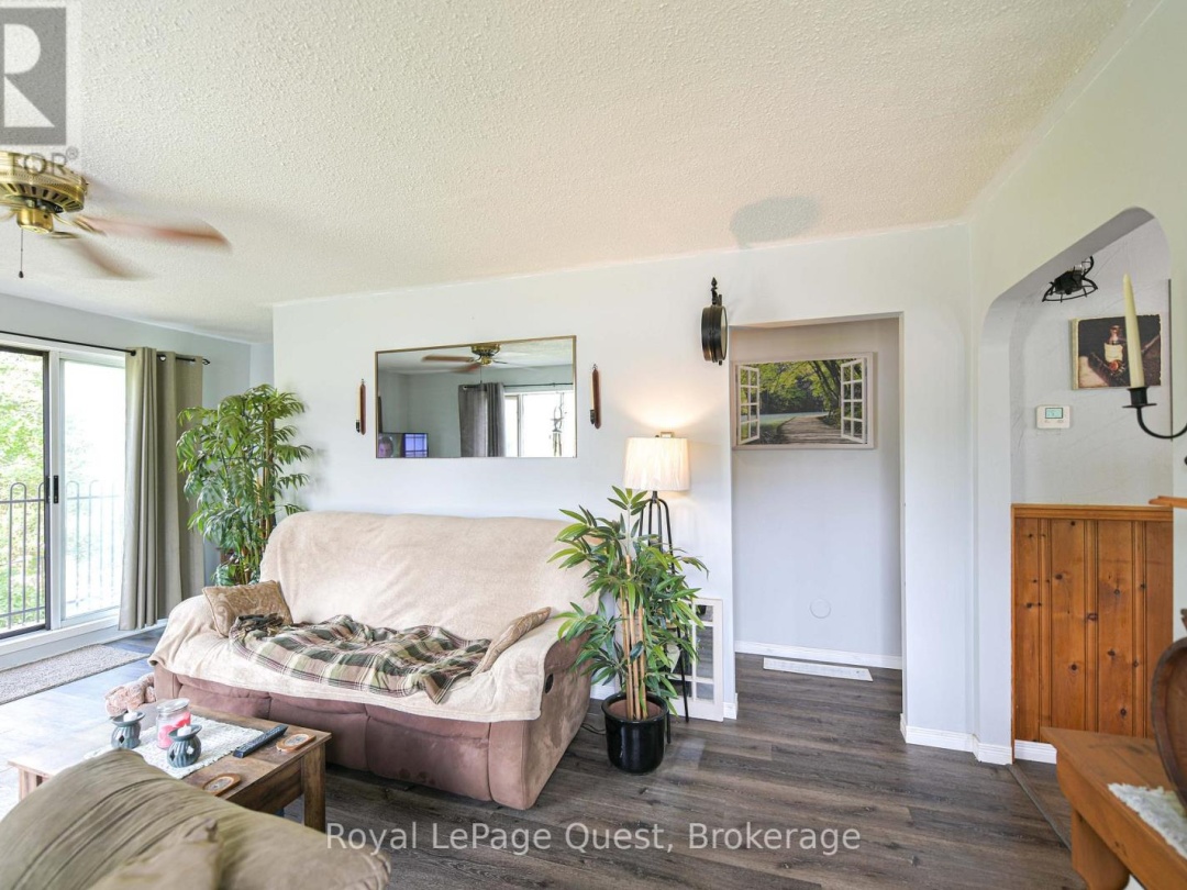 129 SIMCOE STREET, 